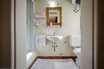 Residence Marco Polo Ровин Екстериор снимка