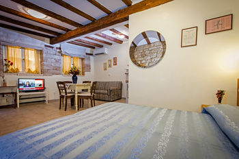 Residence Marco Polo Ровин Екстериор снимка