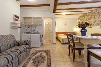 Residence Marco Polo Ровин Екстериор снимка